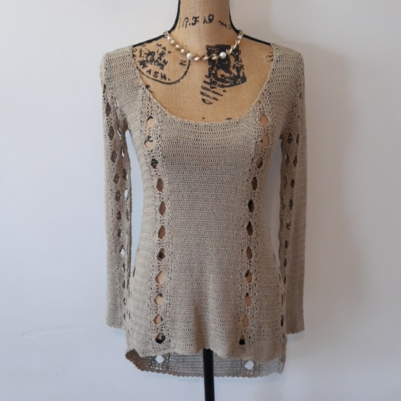 Bette Paige Sweaters - NWOT Bette Paige Long Knit Sweater Top Size S